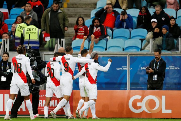 Peru vence Chile e faz final da Copa América com Brasil