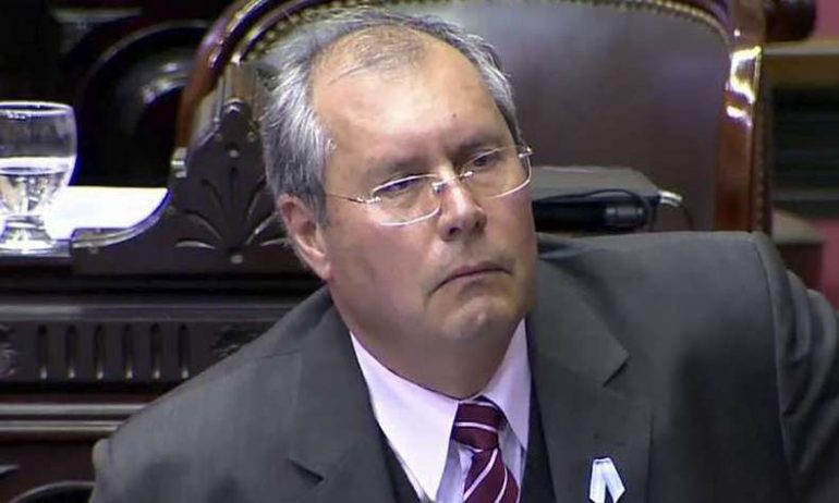 Morre deputado argentino baleado em ataque próximo ao Congresso