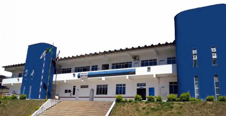 Mulher é presa acusada de estelionato contra dez pessoas em Itabira