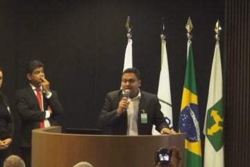 Em Brasília, André Viana diz que ANTT quer “enfiar goela abaixo” renovação de ferrovias