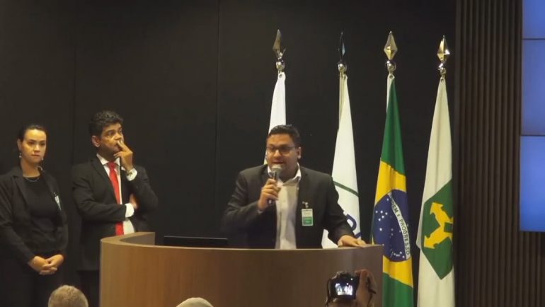 Em Brasília, André Viana diz que ANTT quer “enfiar goela abaixo” renovação de ferrovias