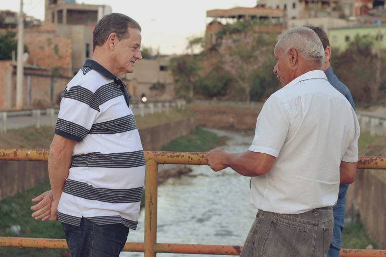 Prefeito visita obras no canal do Gabiroba