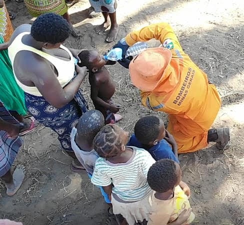 Bombeiros de Minas Gerais divulgam imagens de atuação em Moçambique