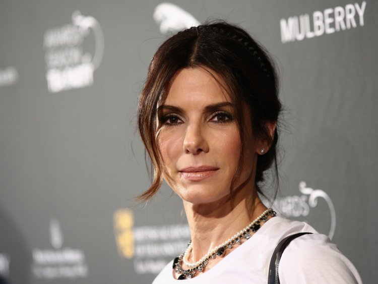 Sandra Bullock fará série inspirada em seus anos de faculdade abordando Aids e dança