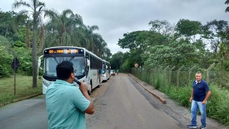 Metabase faz ato em minas da Vale e paralisa ônibus de trabalhadores