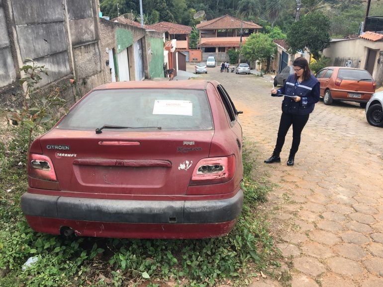 Operação já retirou 46 carros abandonados das ruas em Itabira