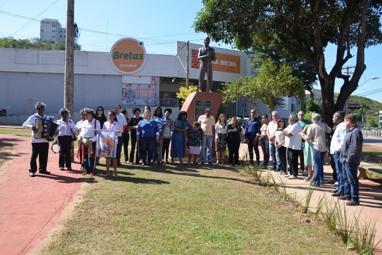 Entrega de restauração da estátua de Zumbi marca Dia da Abolição da Escravatura em Itabira