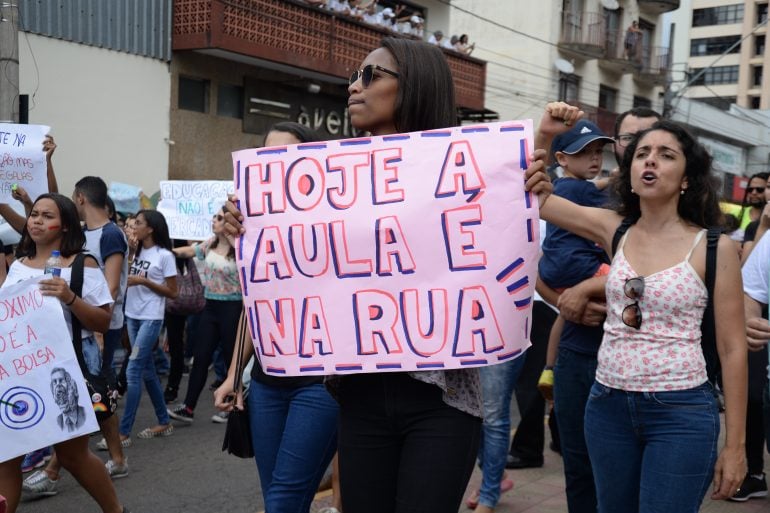 Greve geral mobiliza grupos em Itabira nesta sexta-feira