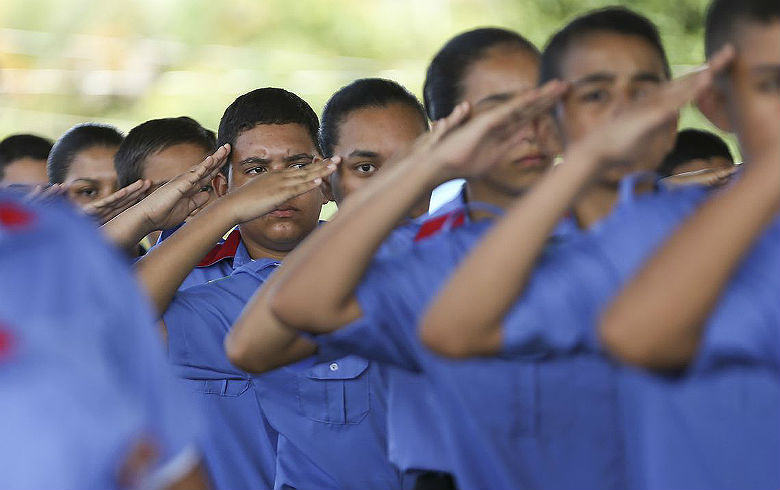 Saiba como será o funcionamento das escolas cívico-militares