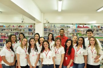 Farmácia JK completa 5 anos e comemora o sucesso junto com os clientes