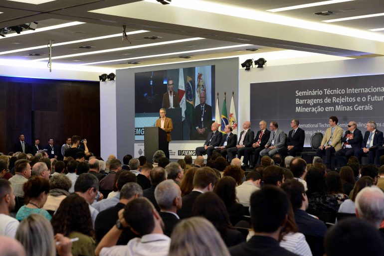 Zema pede investimentos em tecnologias e recursos seguros para que mineração continue viável em Minas Gerais