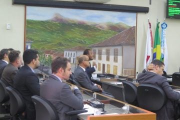 Vereadores mantêm veto de prefeito a projeto que obrigava divulgação de lista de espera de consultas e cirurgias