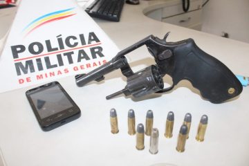 Com menos de um mês em liberdade, jovem volta a ser preso com revólver