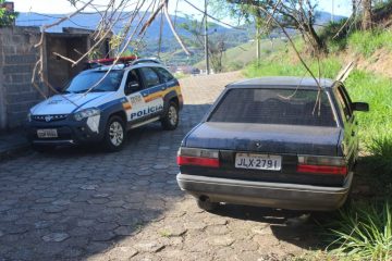 Carro furtado em Monlevade é encontrado abandonado em Itabira