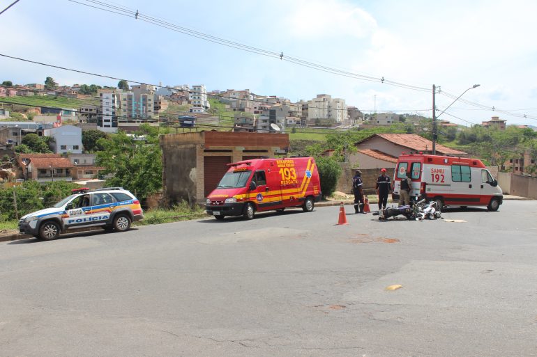 Colisão frontal entre duas motocicletas deixa três pessoas feridas no Gabiroba
