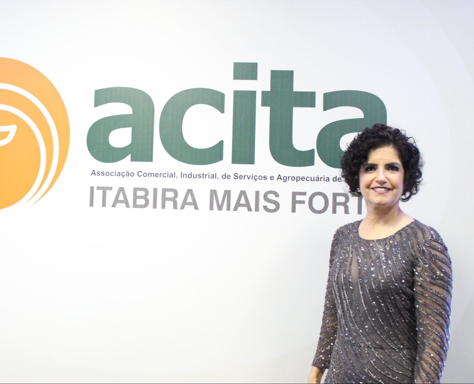 Cidinha Lana toma posse como nova presidente da Acita