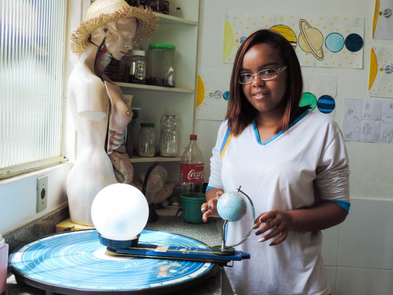 Jovem de Itabira busca vaga nas olimpíadas internacionais de astronomia