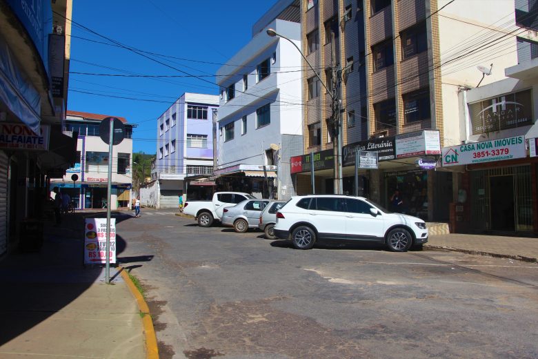 Ruas centrais e praças são cogitadas para abrigar comércio ambulante em João Monlevade