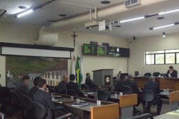 Câmara de Itabira aprova reajuste de 5,57% nos salários dos servidores municipais