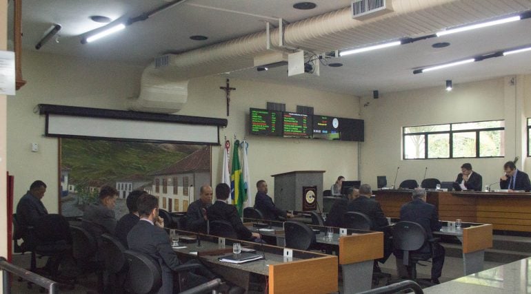 Câmara de Itabira aprova reajuste de 5,57% nos salários dos servidores municipais