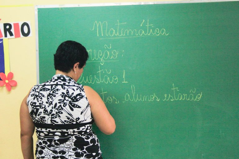 Professora aponta esperança e dedicação como combustíveis para futuro da profissão