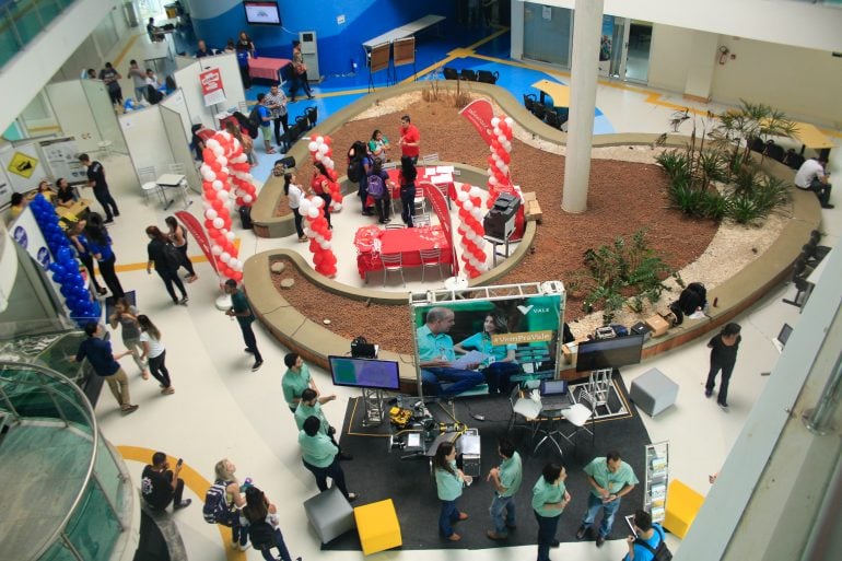 Feira de Estágio realizada pela Unifei aproxima estudantes e comunidade de empresas itabiranas