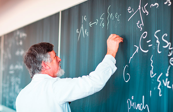 Faculdade divulga vagas para professores em Itabira