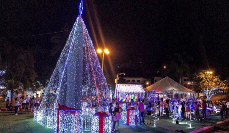 Praça Acrísio recebe Auto de Natal com a Cia Itabirana de Teatro neste sábado