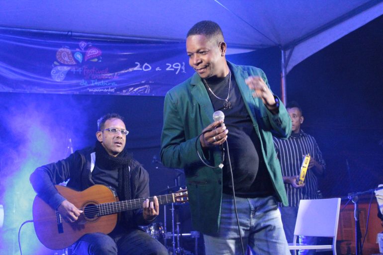 51 Uma Boa Ideia no Samba: festa comemora aniversário de vida e carreira de Romário Araújo