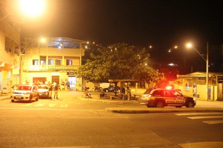 Dois homens são baleados em praça de Itabira