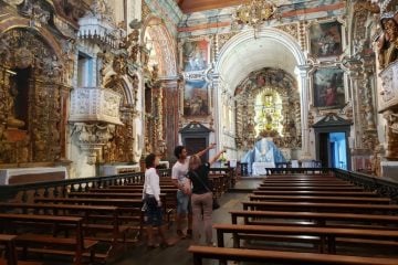 Após aulas gratuitas, jovens guiam turistas pela primeira vez em Catas Altas