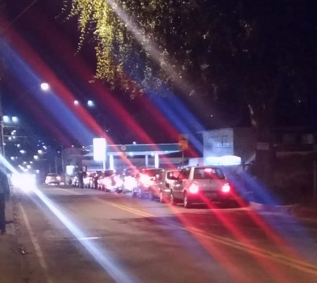 Rumores de nova greve dos caminhoneiros levam motoristas a lotar postos em Itabira