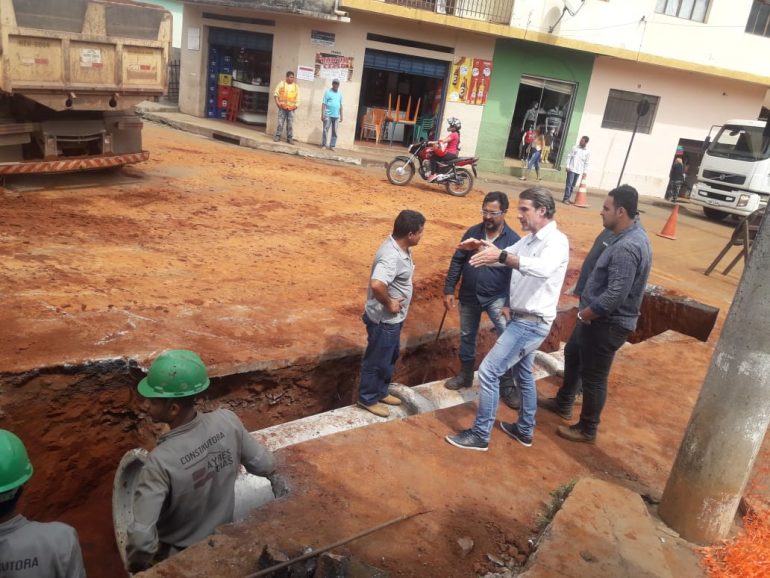 Ruas de Barão de Cocais recebem obras de infraestrutura