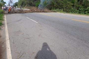 Polícia Rodoviária Estadual libera rodovia MG 434