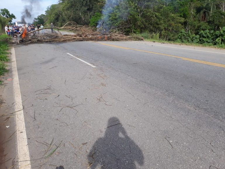 Polícia Rodoviária Estadual libera rodovia MG 434