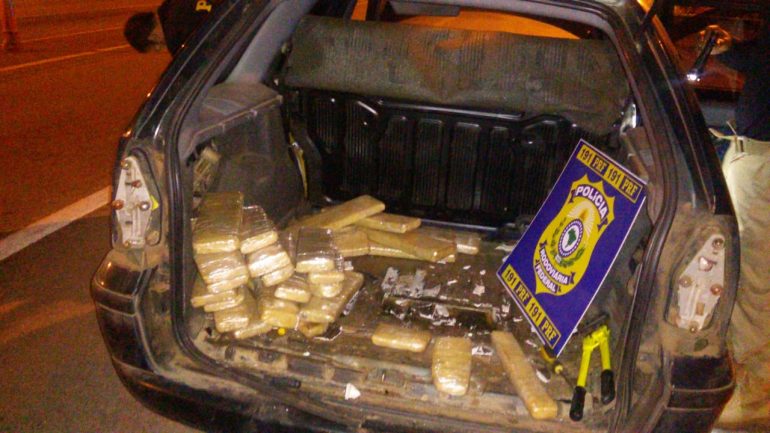 Polícia Rodoviária Federal apreende mais de 50 kg de drogas em João Monlevade