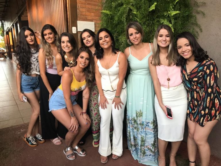 Lojas itabiranas realizam desfile beneficente