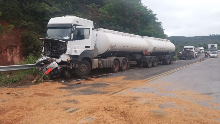 Acidente na BR-381 faz cinco vítimas fatais