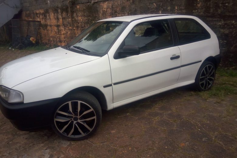Vidraceiro tem carro roubado no Centro de Itabira