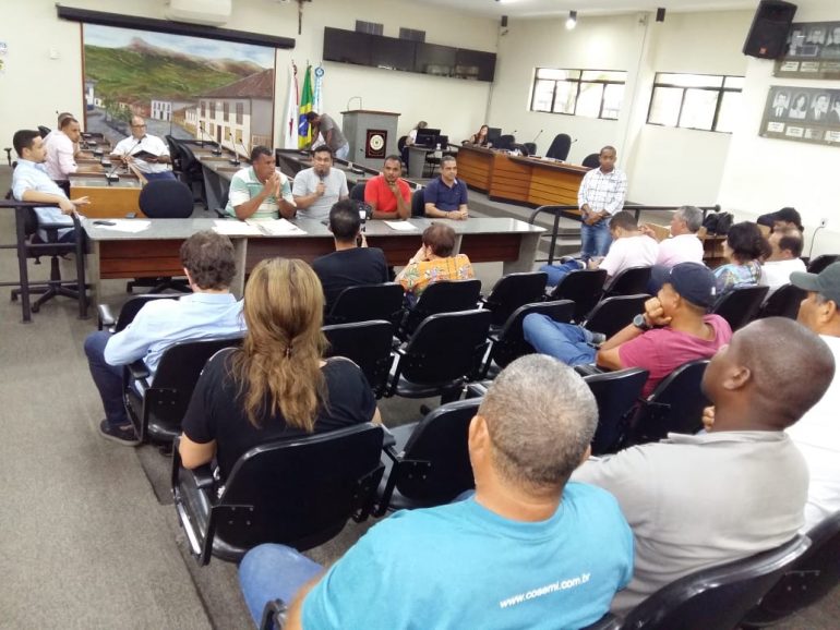 Ausência do governo trava projetos que mexem em salários e quadro de servidores em Itabira