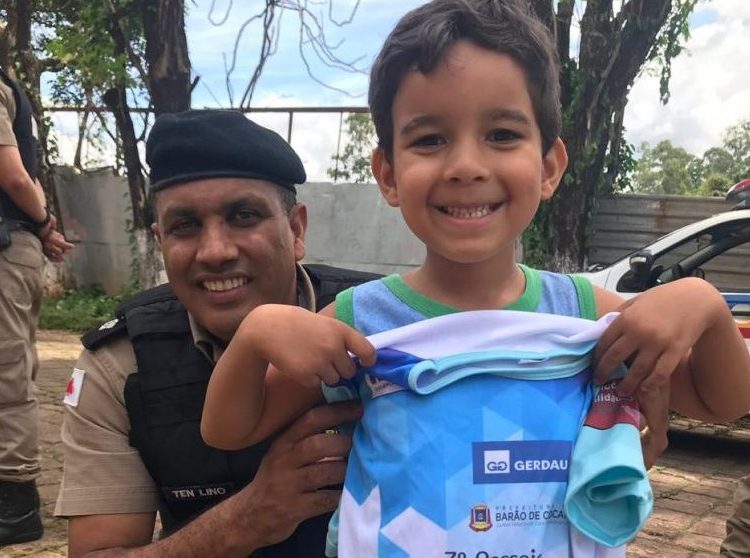 Criança fã da PM ganha surpresa de aniversário em Barão de Cocais