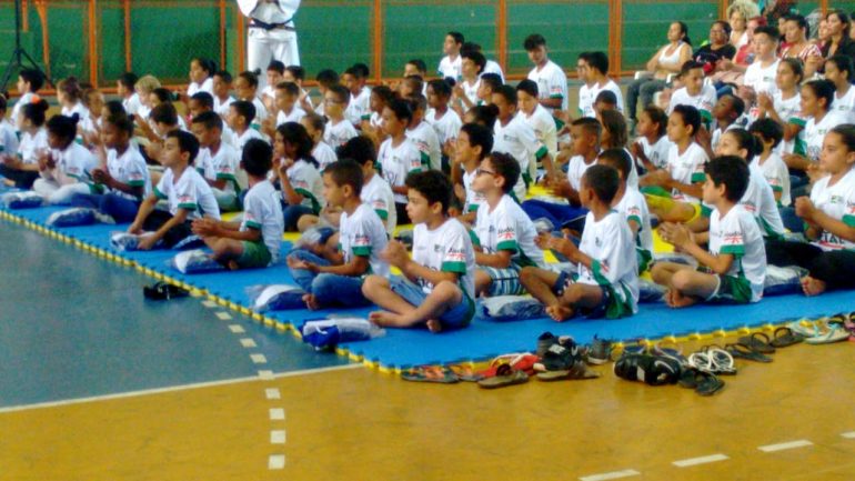 Projeto “Ippon Social” entrega 100 kimonos e camisas a crianças e adolescentes de Santa Bárbara