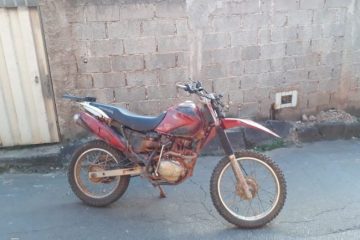 PM recupera moto roubada após perseguição em Itabira