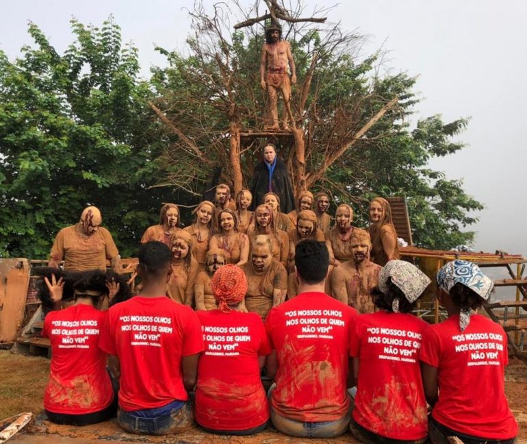 São Domingos do Prata lembra tragédias com barragens em ato na Semana Santa. VEJA FOTOS!