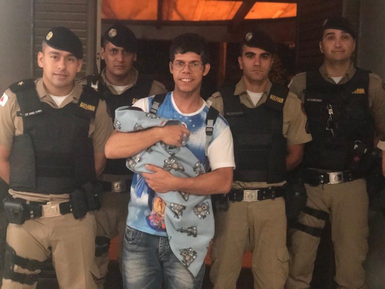 Policiais Militares salvam recém-nascido engasgado em João Monlevade