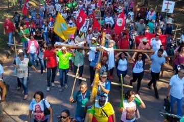 Romaria reúne milhares em Itabira e tem discurso contra a Vale