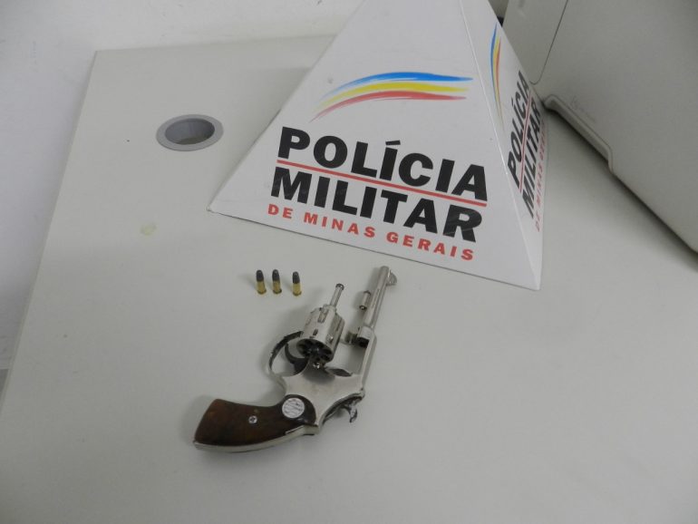 Homem é preso com revólver no Santa Ruth, em Itabira