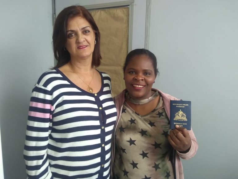 Casal de haitianos busca ajuda do poder público para trazer filhos para Itabira 