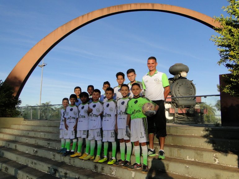 Equipe de Itabira disputa primeiro jogo do Torneio Internacional de Futebol Infantil neste sábado