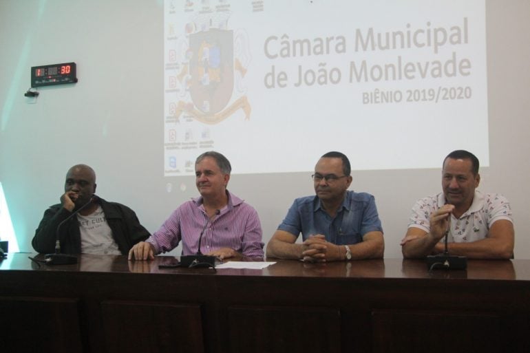 Energia fotovoltaica e papel timbrado são ações para gerar economia na Câmara de João Monlevade